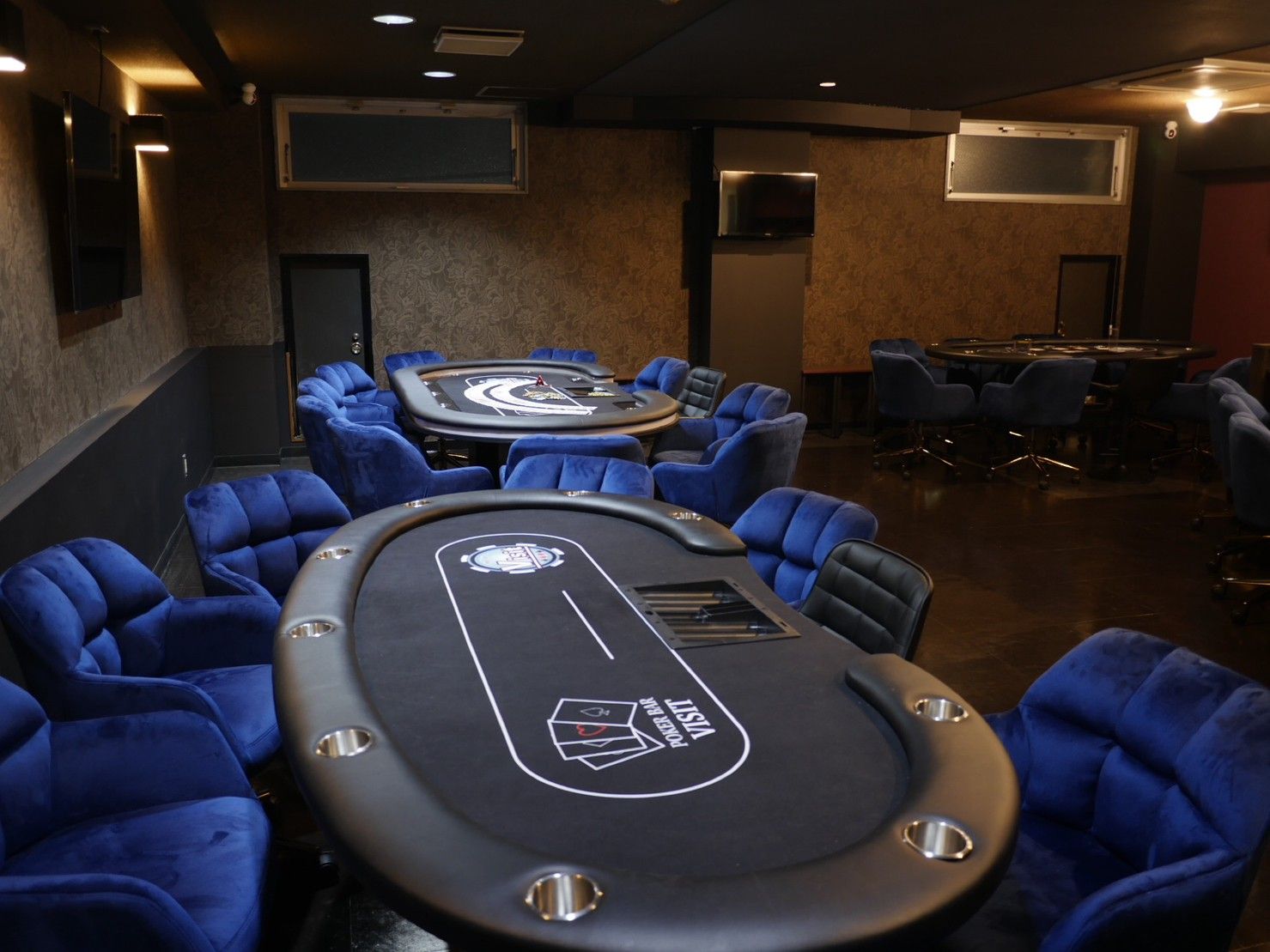 POKER BAR VISIT 店内